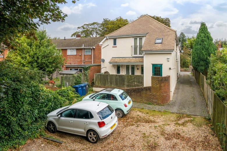 Click the photo for more details of Upper Hale Road, Farnham, GU9