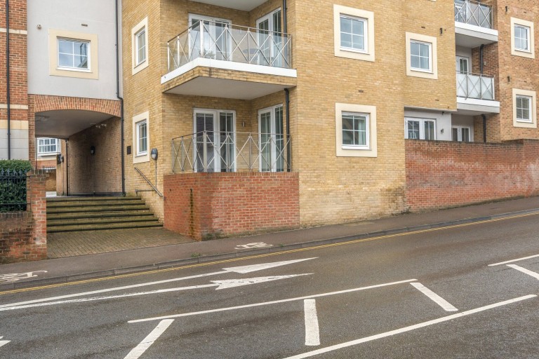 Images for Flambard Way, Godalming