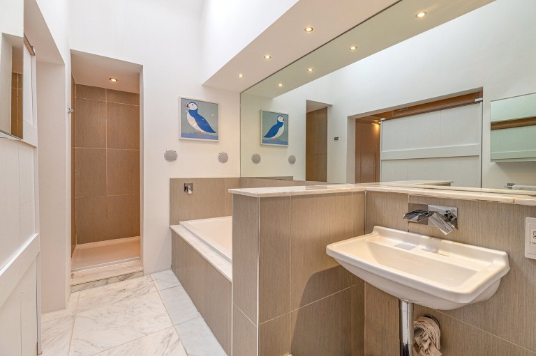 Images for Bardowie