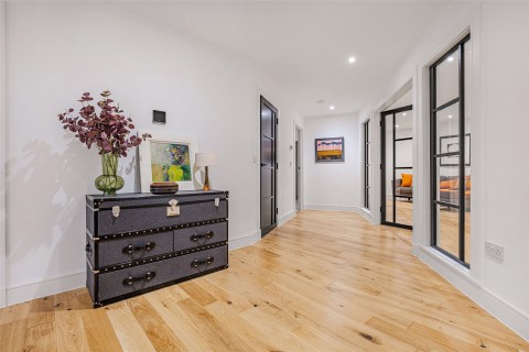 Click the photo for more details of Glasgow, Stirlingshire