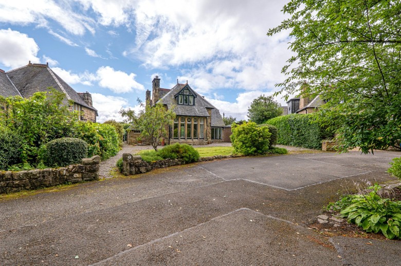 Click the photo for more details of Lenzie