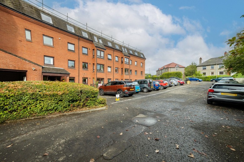 Click the photo for more details of Milngavie, Glasgow, East Dunbartonshire