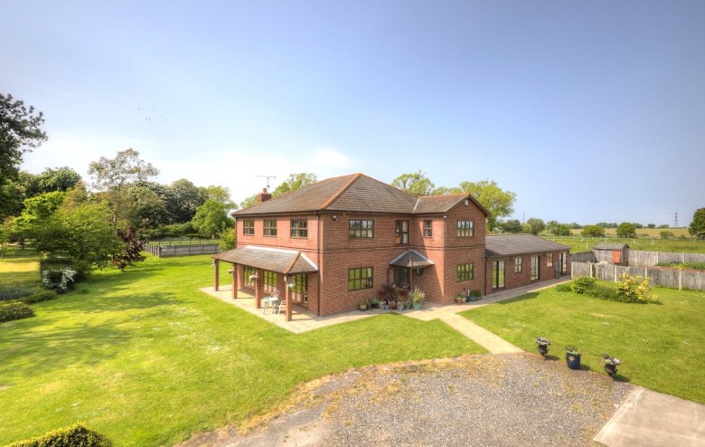 Click the photo for more details of Mayland, Essex