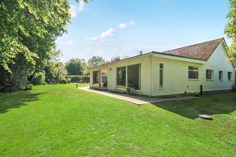 Click the photo for more details of Elm Corner, Ockham, Woking, Surrey