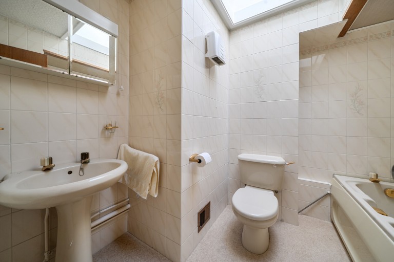 Images for Badingham Drive, Fetcham, Surrey