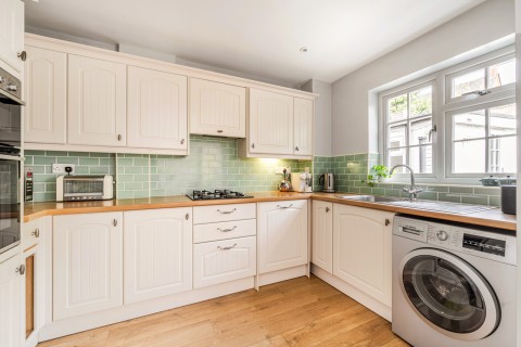 Click the photo for more details of Leigh Road, Cobham, Surrey