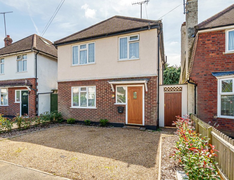 Click the photo for more details of Leigh Road, Cobham, KT11