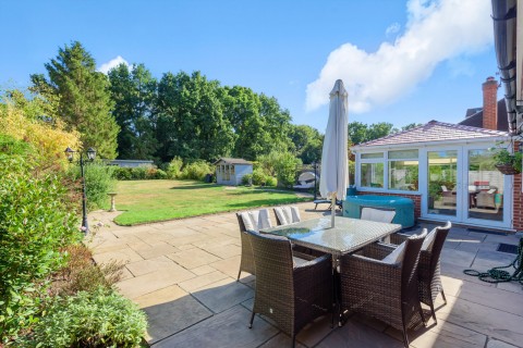 Click the photo for more details of Gatesden Road, Fetcham, KT22