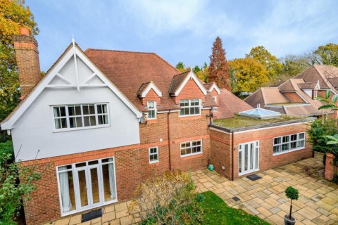 Click the photo for more details of 14B Stoke Road, Cobham, KT11