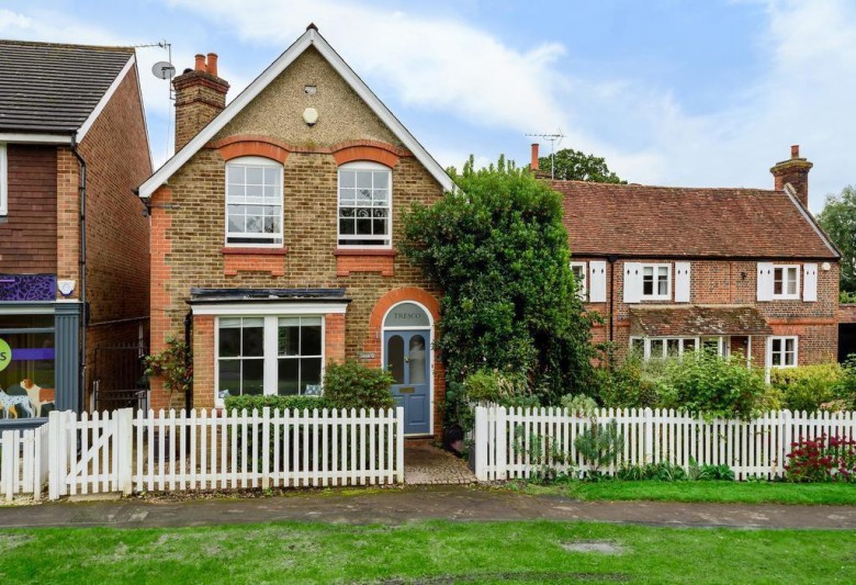 Click the photo for more details of Tilt Road, Cobham, KT11