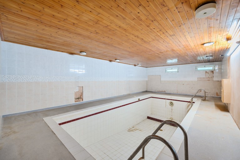 Images for Woodside, Fetcham, Surrey