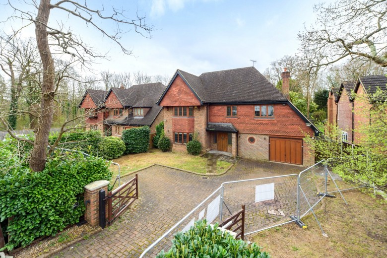 Click the photo for more details of Leatherhead Road, Oxshott, KT22