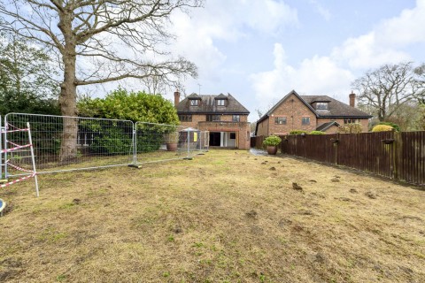 Click the photo for more details of Leatherhead Road, Oxshott, KT22