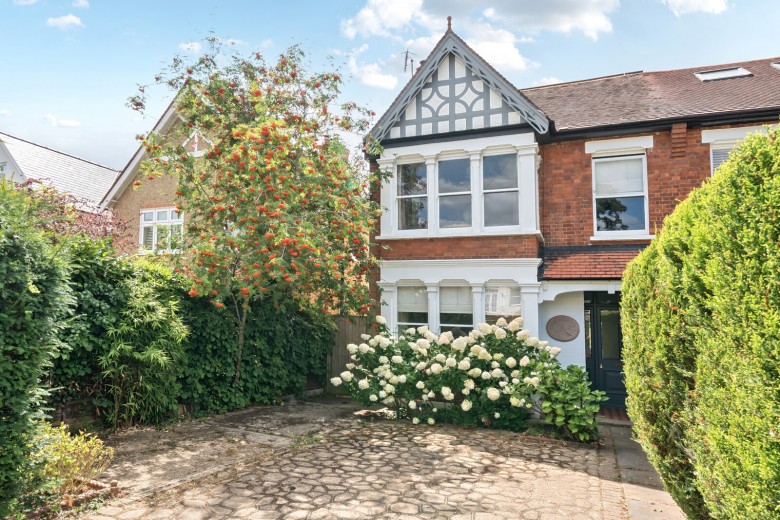 Click the photo for more details of Leigh Road, Cobham, Surrey