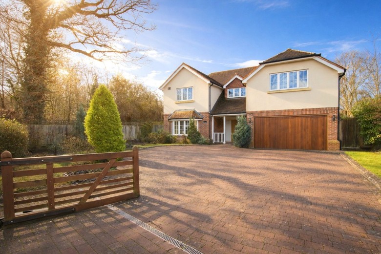 Click the photo for more details of Northcote Road, West Horsley, Surrey