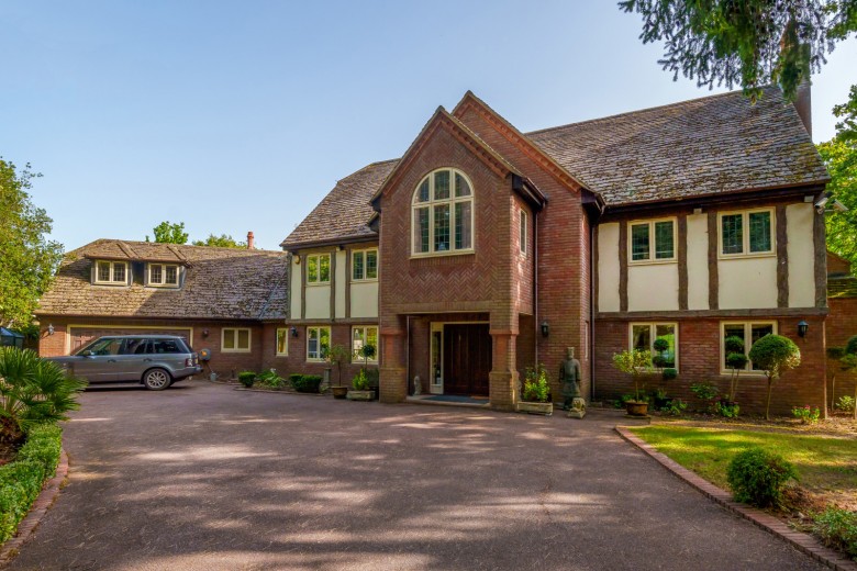 Click the photo for more details of Leigh Hill Road, Cobham, KT11