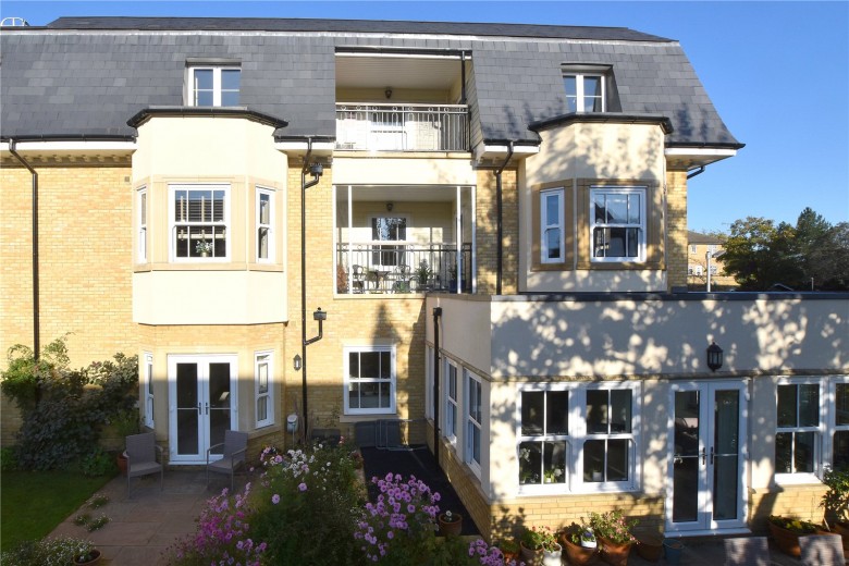 Click the photo for more details of Portsmouth Road, Cobham, KT11