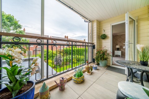 Click the photo for more details of Portsmouth Road, Cobham, KT11