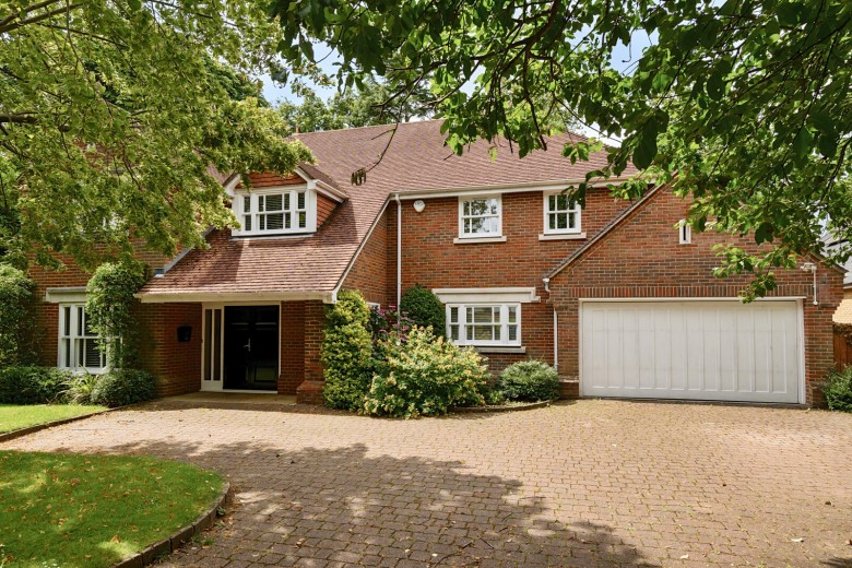 Click the photo for more details of Waterford Close, Cobham, KT11