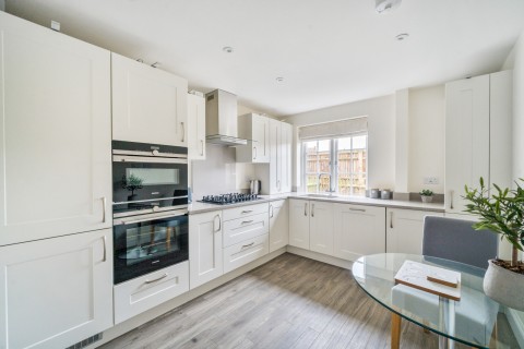 Click the photo for more details of Portsmouth Road, Cobham, Surrey