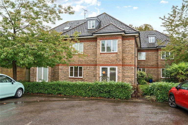 Images for Woodgate Close, Cobham, Surrey