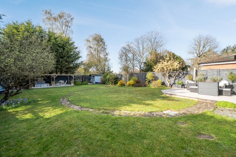 Click the photo for more details of Nightingale Crescent, West Horsley, Surrey