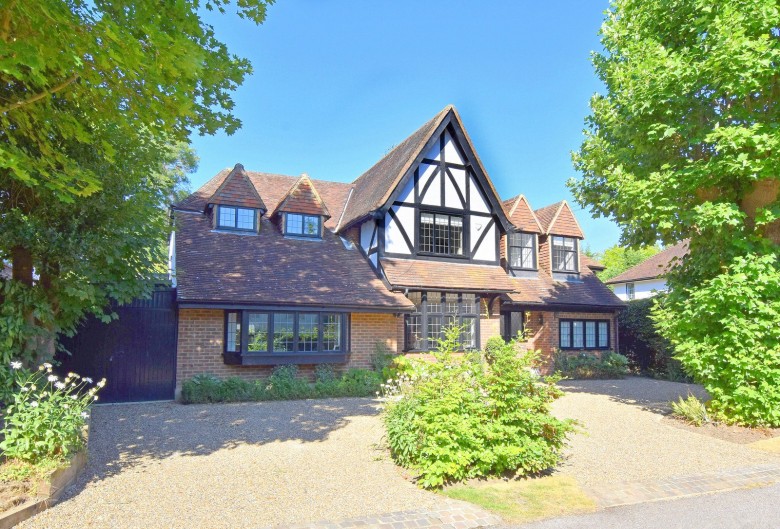 Click the photo for more details of Hooke Road, East Horsley, KT24