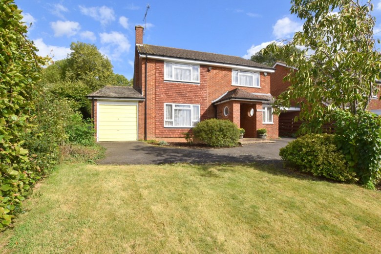 Click the photo for more details of Ripley Lane, West Horsley, KT24