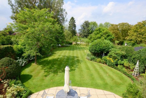 Click the photo for more details of East Lane, West Horsley, KT24