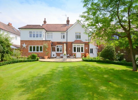 Click the photo for more details of East Lane, West Horsley, KT24