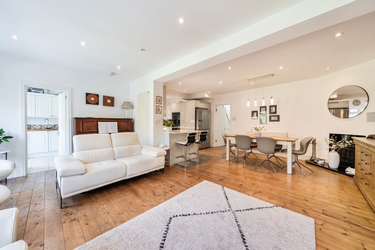 Images for Surrey Gardens, East Horsley