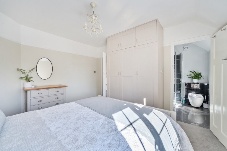 Images for Surrey Gardens, East Horsley