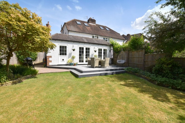 Images for Surrey Gardens, East Horsley