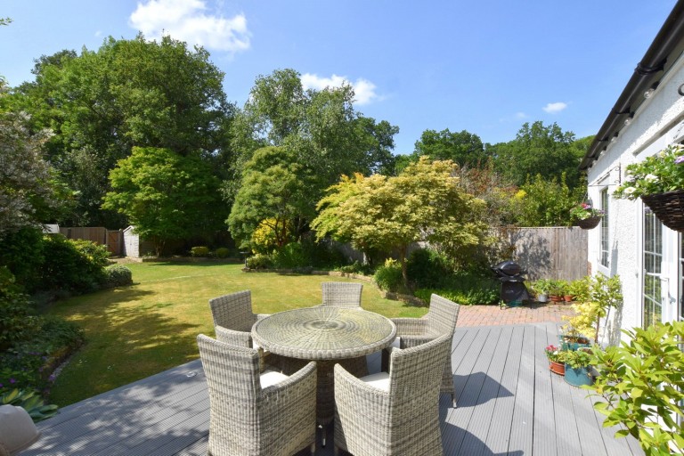 Images for Surrey Gardens, East Horsley