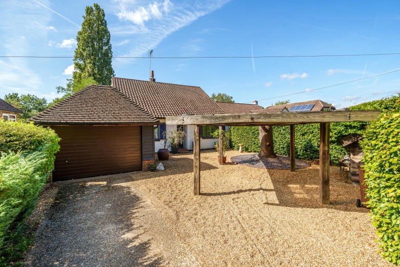 Click the photo for more details of Ockham Road North, West Horsley, KT24
