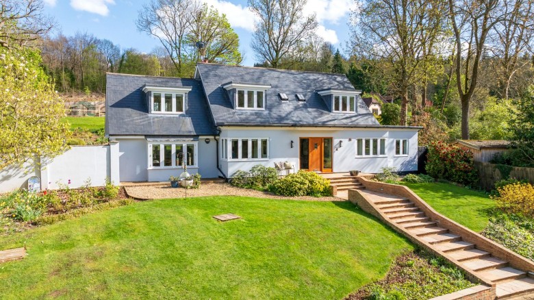 Click the photo for more details of Green Dene, East Horsley, KT24
