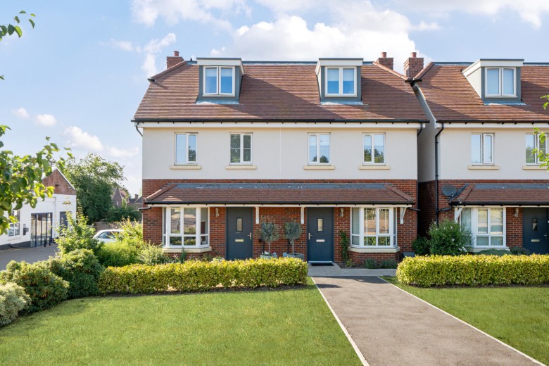 Click the photo for more details of Braeside Close, West Horsley, Surrey