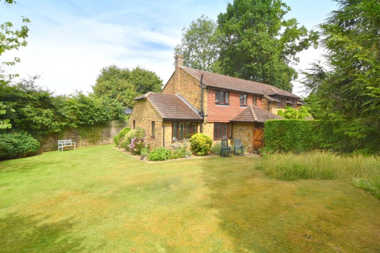 Images for Heathview, East Horsley