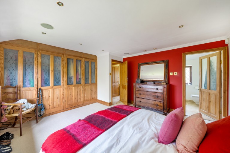 Images for Heathview, East Horsley