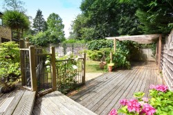 Images for Heathview, East Horsley