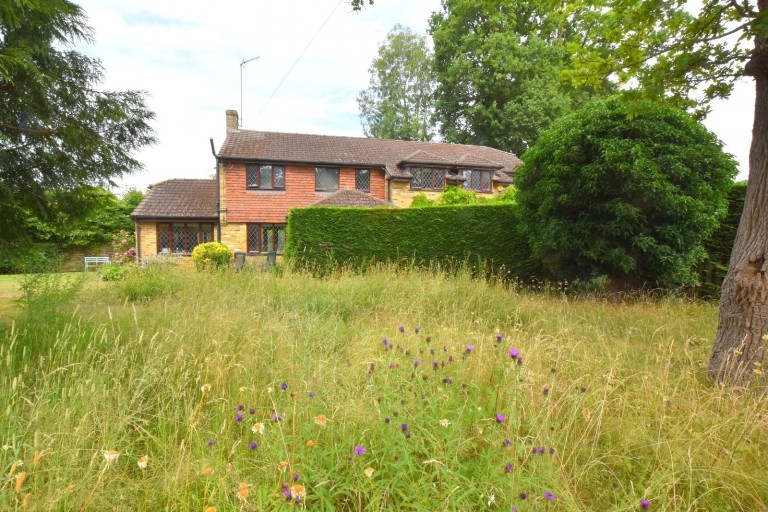 Images for Heathview, East Horsley