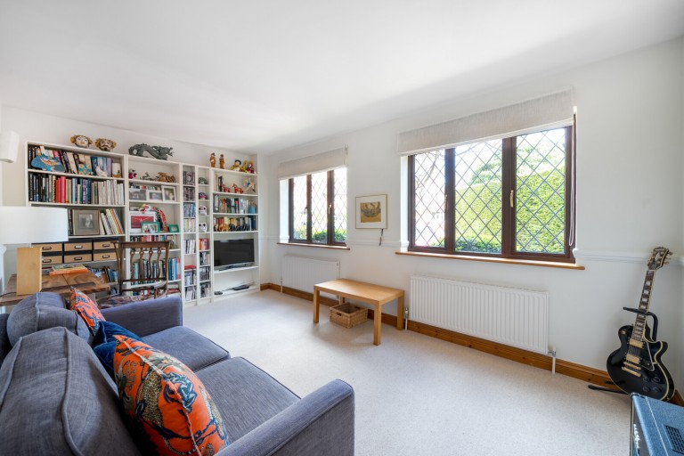 Images for Heathview, East Horsley