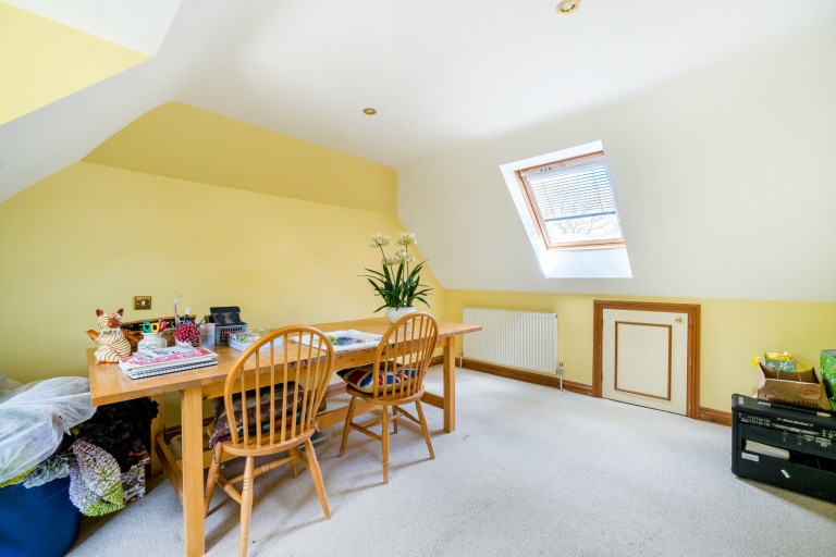 Images for Heathview, East Horsley