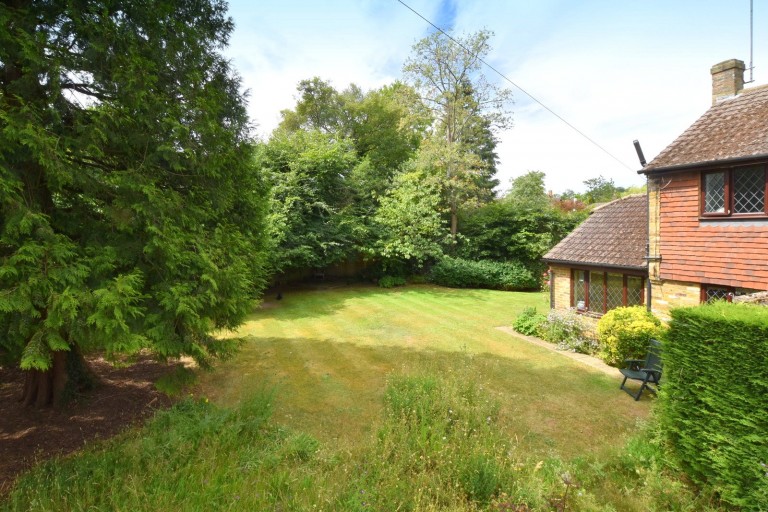 Images for Heathview, East Horsley