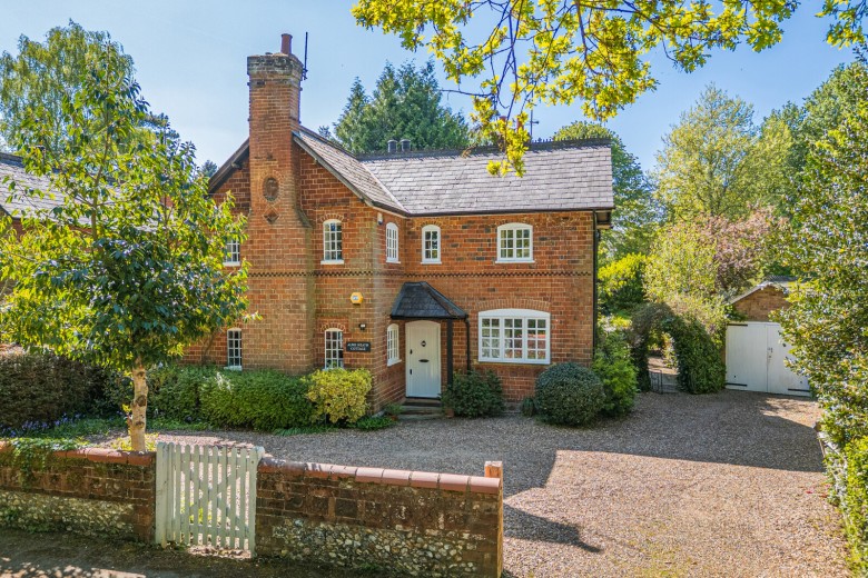 Click the photo for more details of Alms Heath, Ockham, GU23