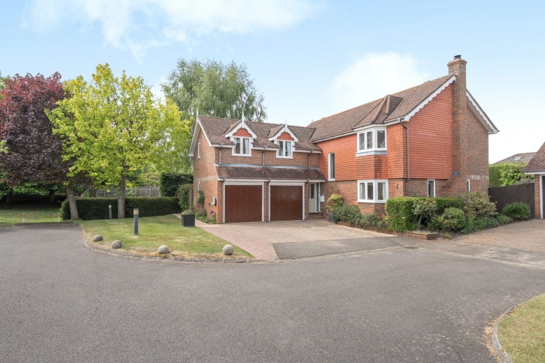 Click the photo for more details of Middle Farm Place, Effingham, KT24