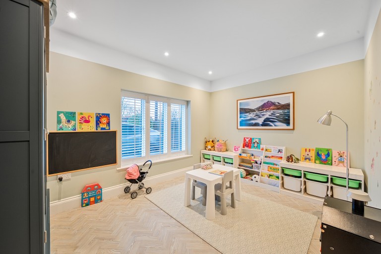 Images for Surrey Gardens, Effingham Junction, Surrey