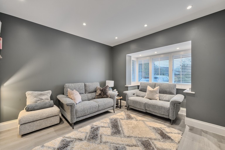 Images for Surrey Gardens, Effingham Junction, Surrey