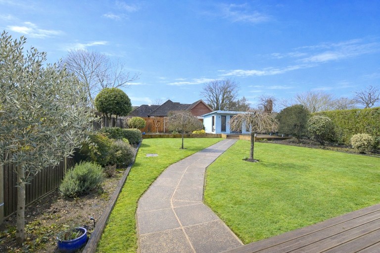 Images for Surrey Gardens, Effingham Junction, Surrey