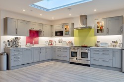 Images for Surrey Gardens, Effingham Junction, Surrey